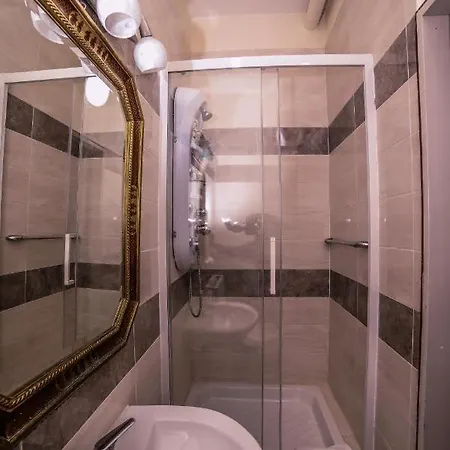 Well Come - Palazzo Reale Guest house Naples