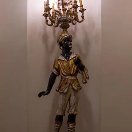 Well Come - Palazzo Reale Guest house *